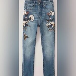 Abercrombie Embroidered Jeans. Size 10.